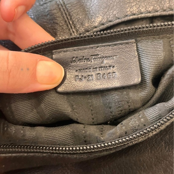 Salvatore Ferragamo Gancini Shoulder Bag - Picture 8 of 9